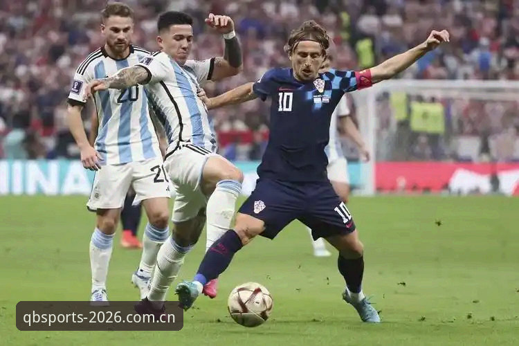 谈球吧官网手机版推荐 都灵德比火药味vs谈球吧平台观赛体验:谁将主宰2026赛季收官战?